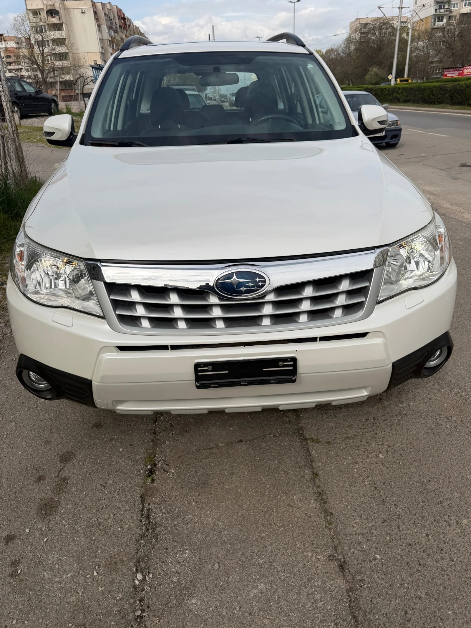 Subaru Forester 2.0AWD Автомат кожа кейлес , снимка 4 - Автомобили и джипове - 54219274