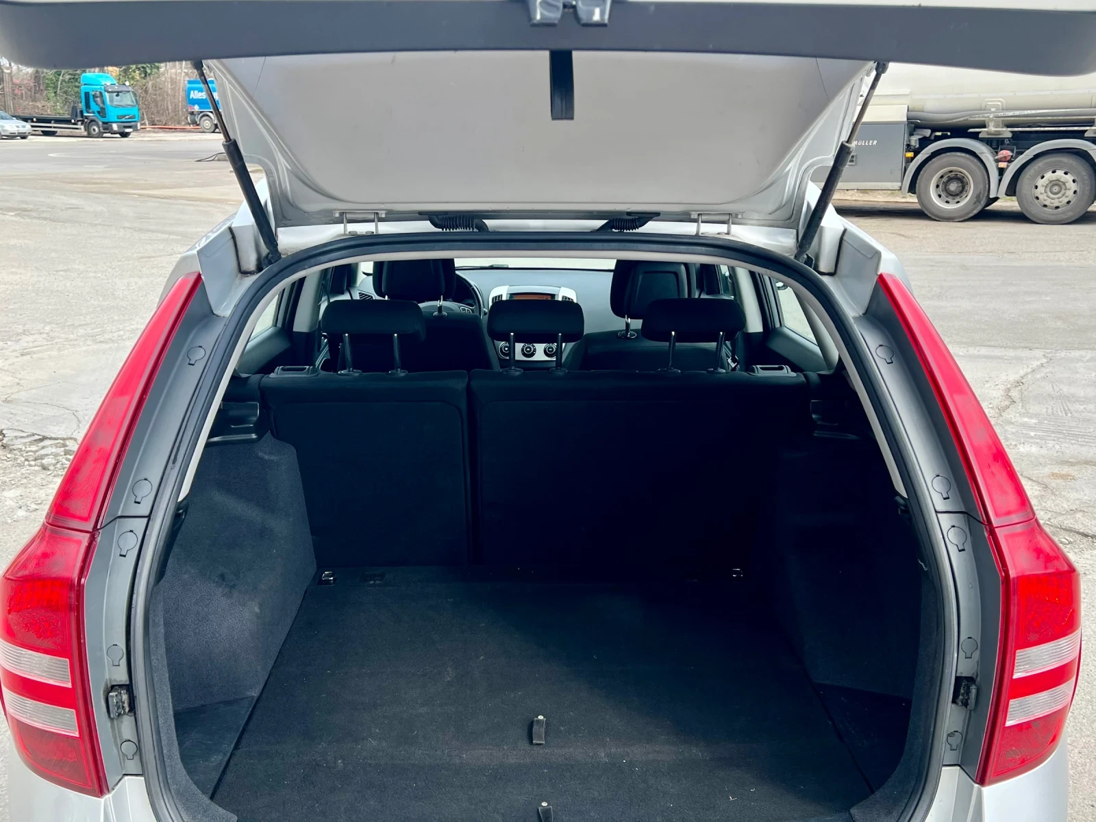 Kia Ceed, снимка 11 - Автомобили и джипове - 54340744