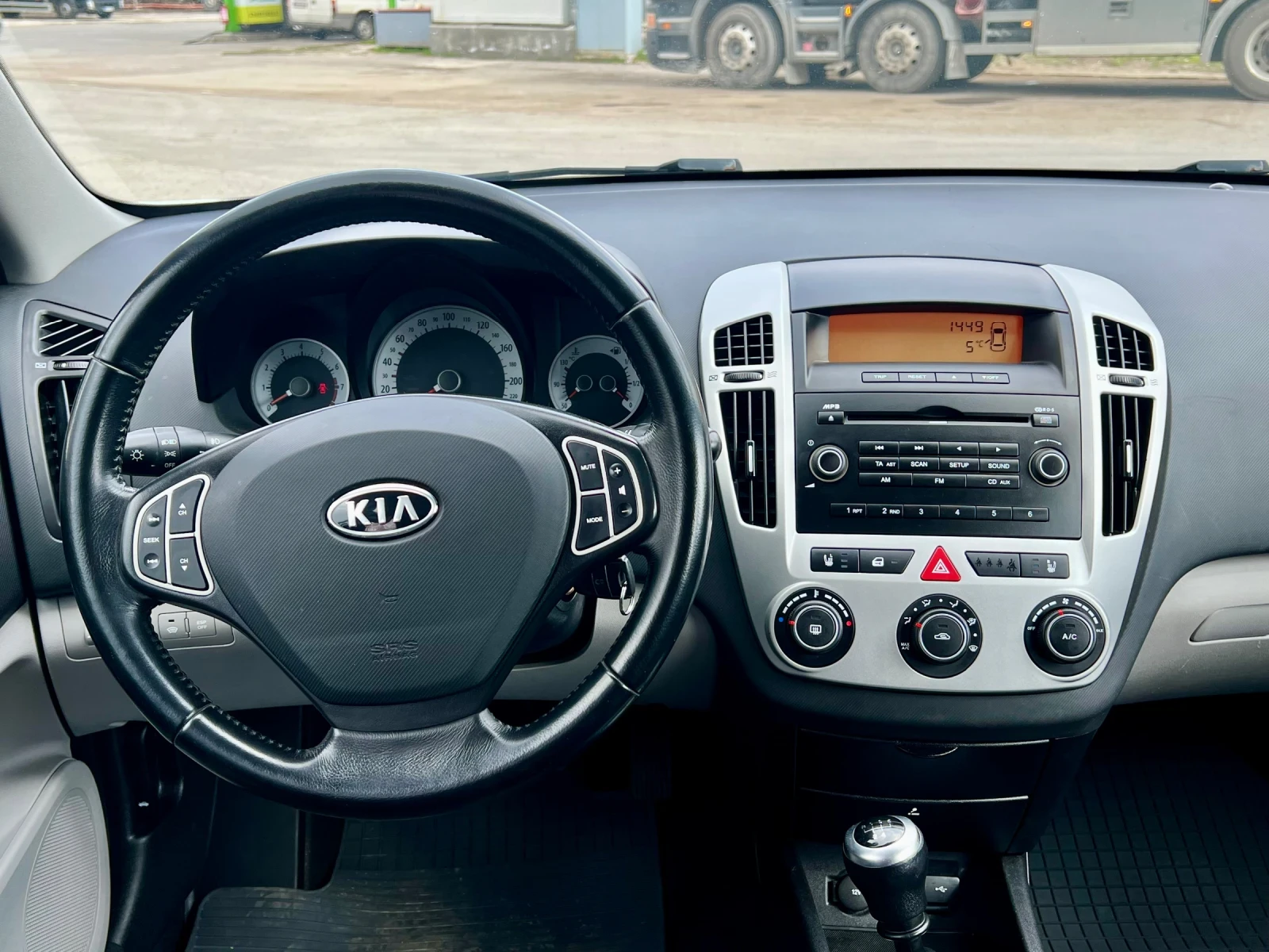 Kia Ceed, снимка 9 - Автомобили и джипове - 54340744