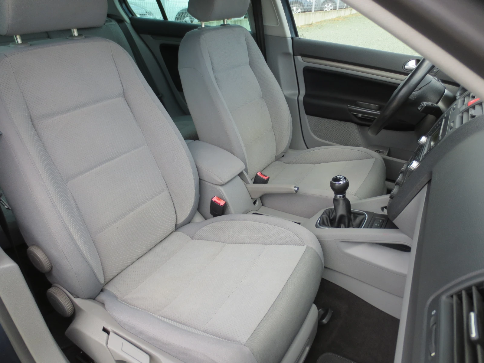 VW Golf 1.6 i * ГАЗ* , снимка 15 - Автомобили и джипове - 54386532