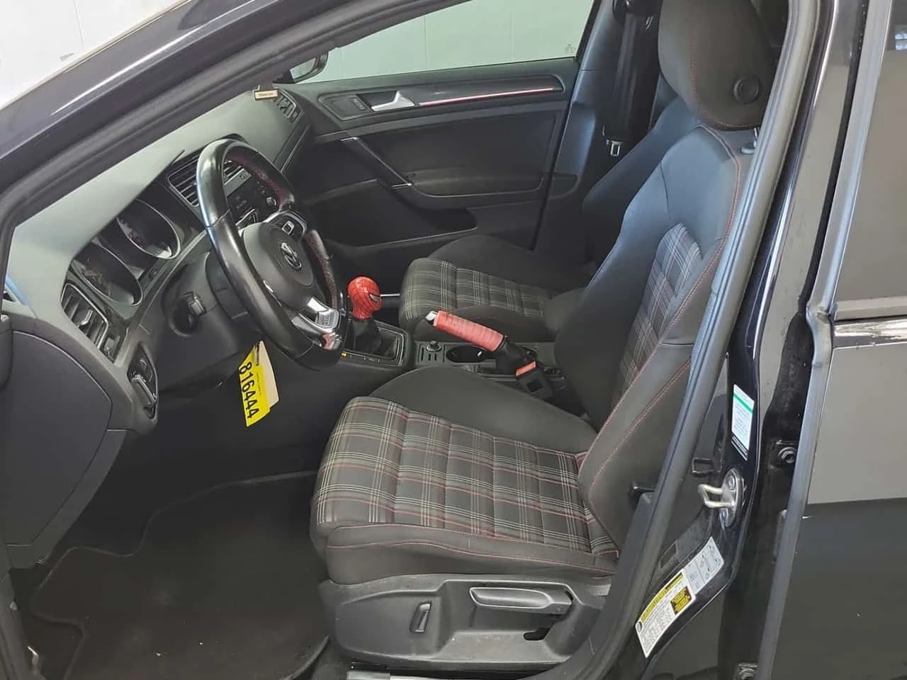 VW Golf GTI| ПОДГРЕВИ| 2 КЛЮЧА, снимка 8 - Автомобили и джипове - 54497245