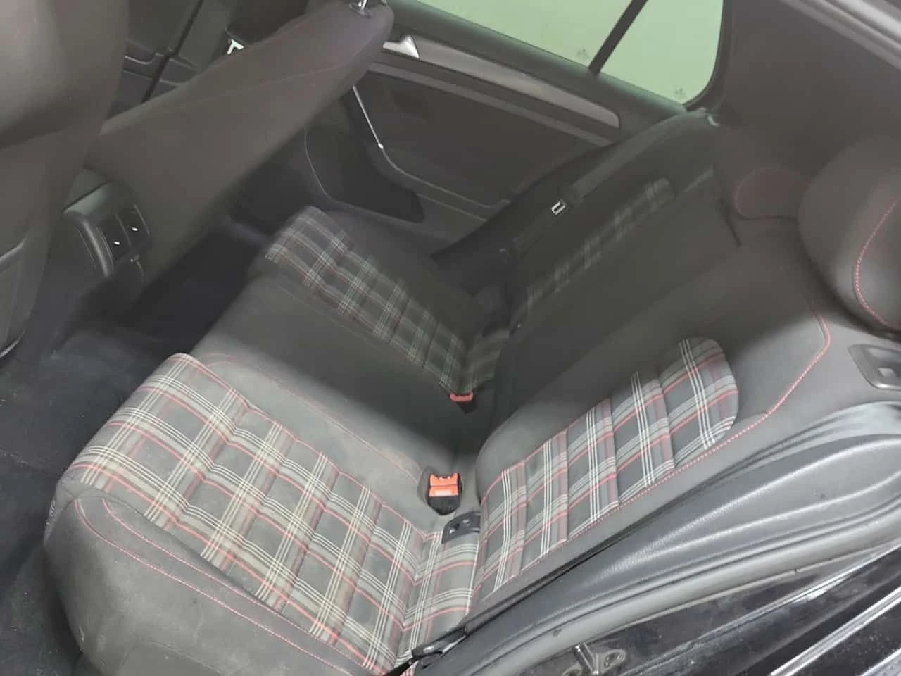 VW Golf GTI| ПОДГРЕВИ| 2 КЛЮЧА, снимка 14 - Автомобили и джипове - 54497245