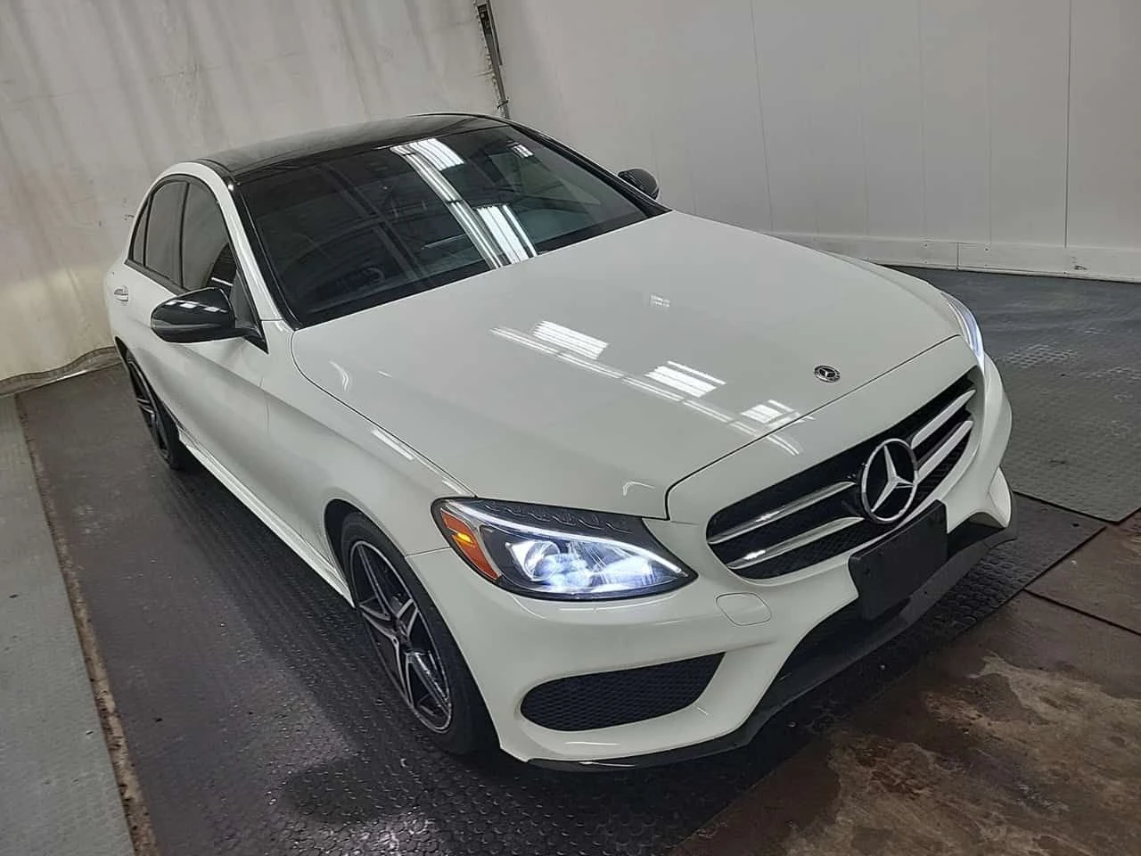 Mercedes-Benz C 300 * CARFAX * АВТОКРЕДИТ БЕЗ ПЪРВОНАЧАЛНА ВНОСКА, снимка 2 - Автомобили и джипове - 54676496