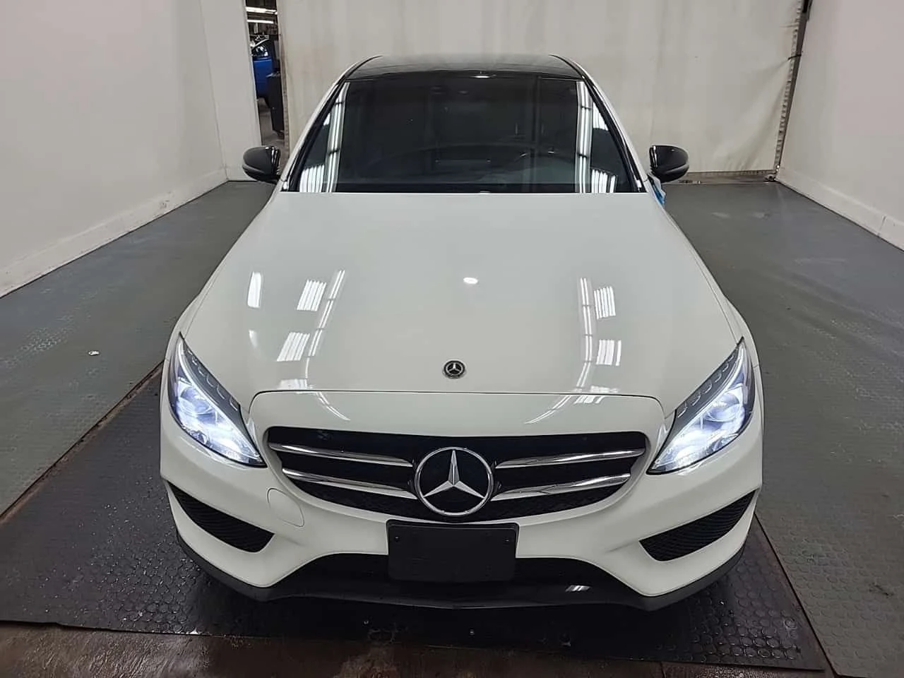 Mercedes-Benz C 300 * CARFAX * АВТОКРЕДИТ БЕЗ ПЪРВОНАЧАЛНА ВНОСКА, снимка 6 - Автомобили и джипове - 54676496