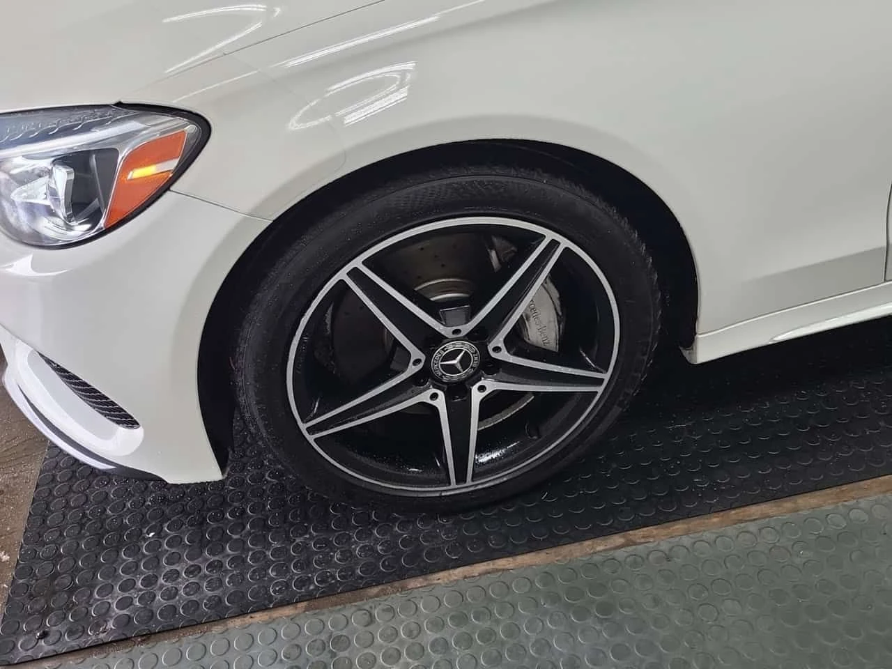 Mercedes-Benz C 300 * CARFAX * АВТОКРЕДИТ БЕЗ ПЪРВОНАЧАЛНА ВНОСКА, снимка 8 - Автомобили и джипове - 54676496