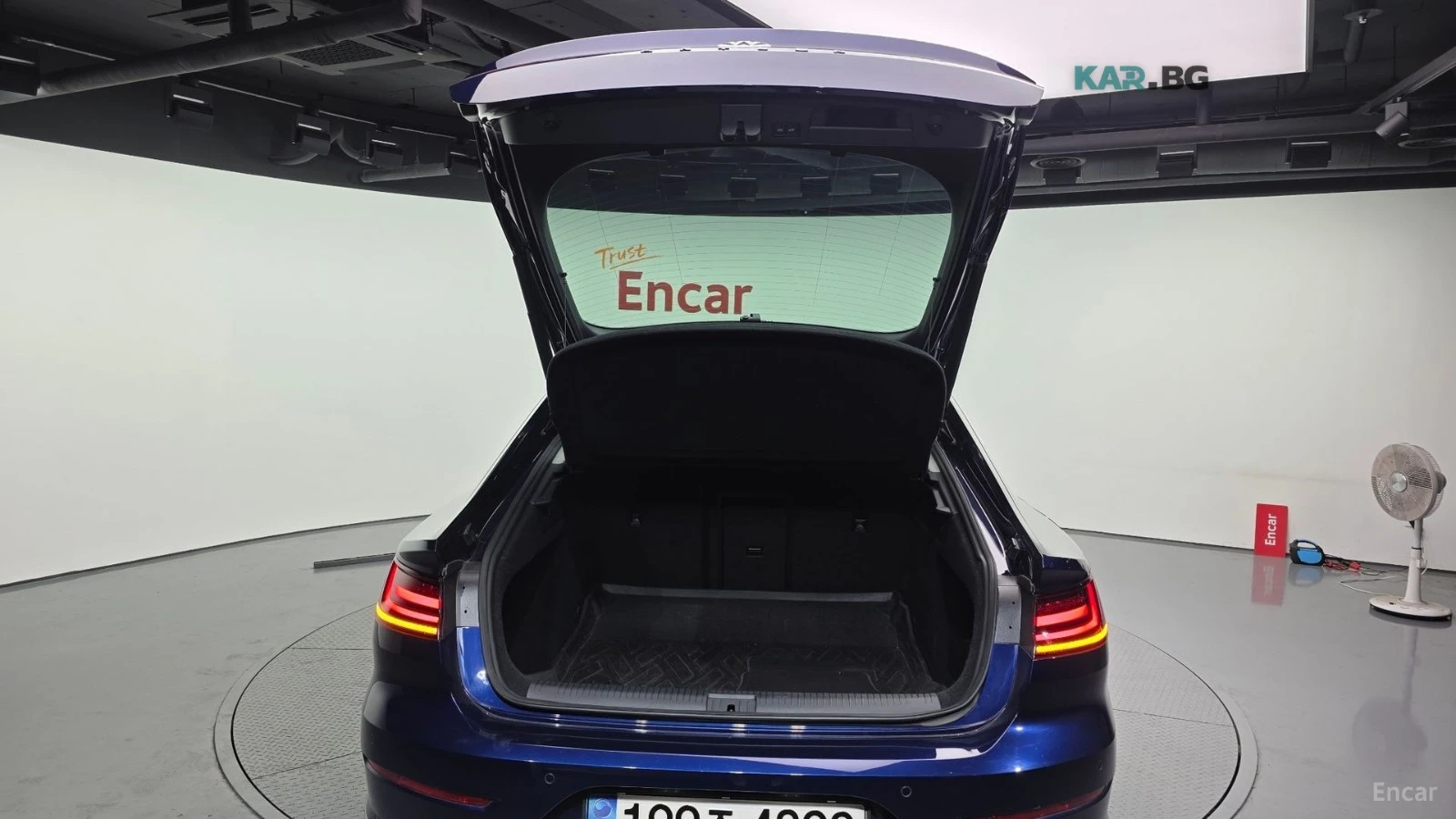 VW Arteon 2.0* TDI* PRESTIGE* ОБДУХВАНЕ* DISTRONIC* 360* HUD, снимка 15 - Автомобили и джипове - 54934252