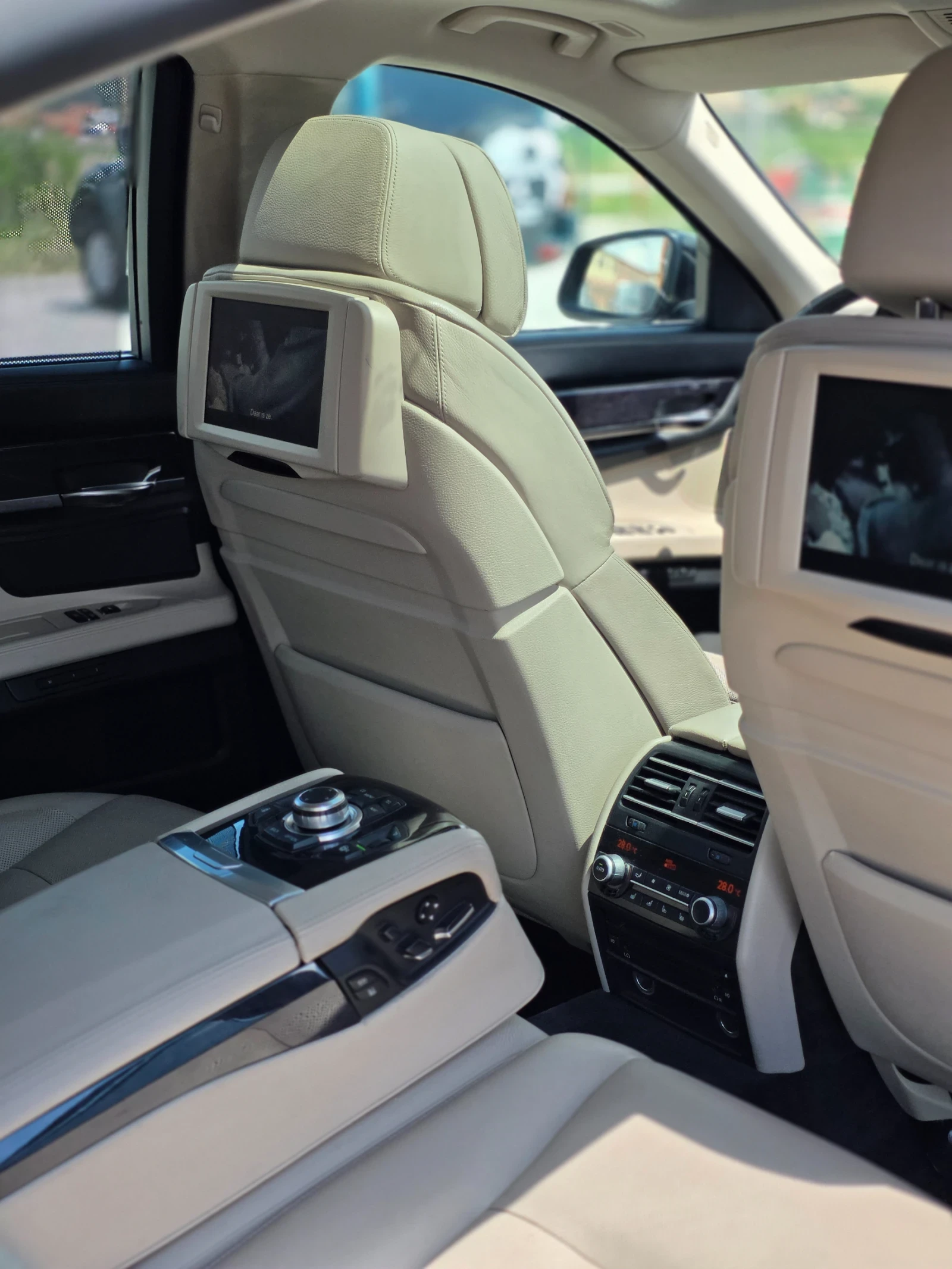 BMW 740 Soft Close* Harman* keyless* Night Vision* 3TV* , снимка 9 - Автомобили и джипове - 55012238