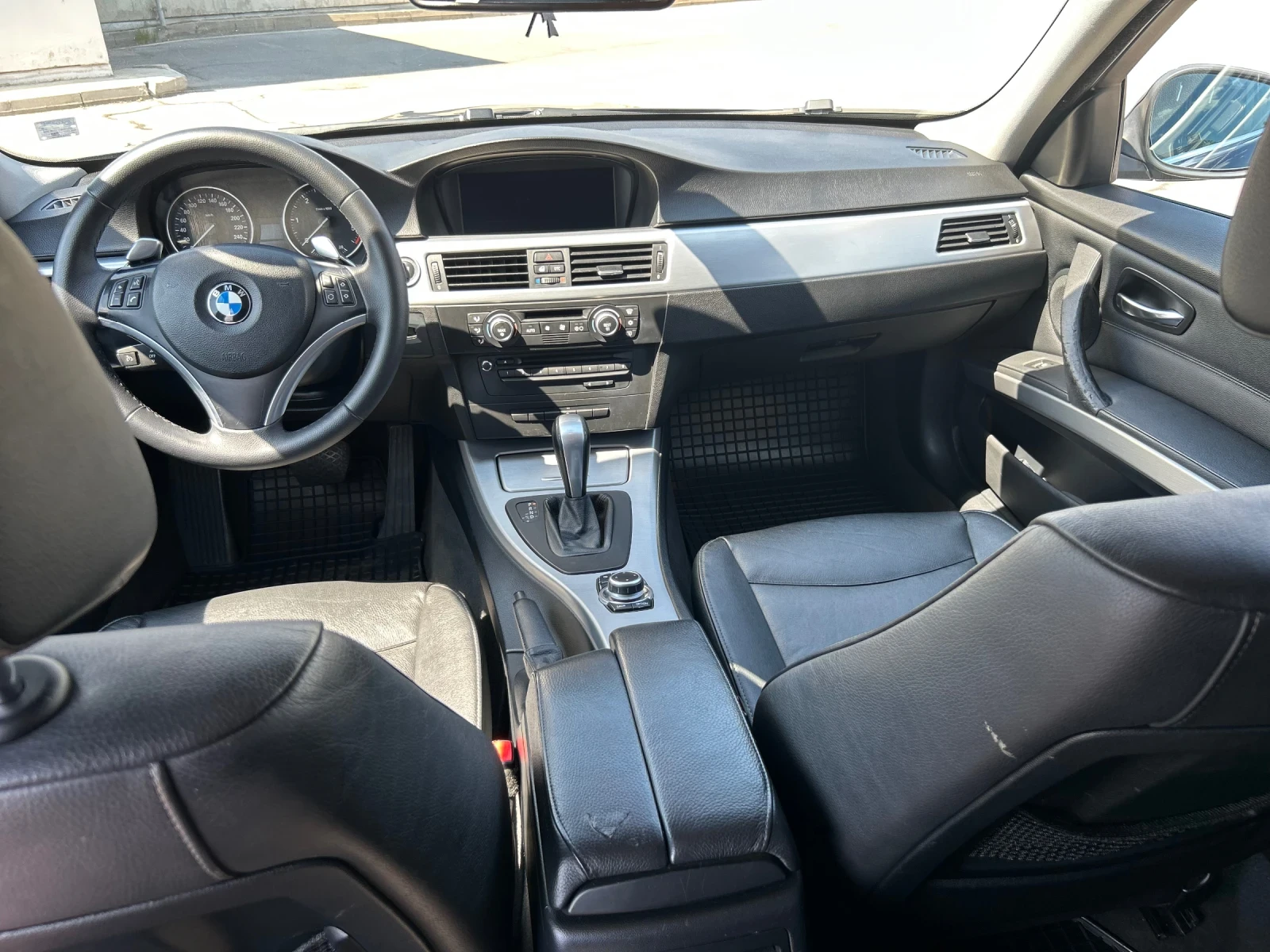 BMW 330 Xdrive, снимка 13 - Автомобили и джипове - 55046709