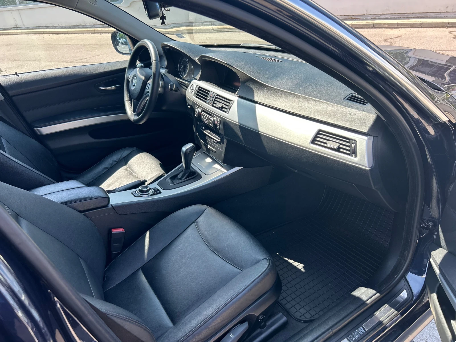 BMW 330 Xdrive, снимка 10 - Автомобили и джипове - 55046709