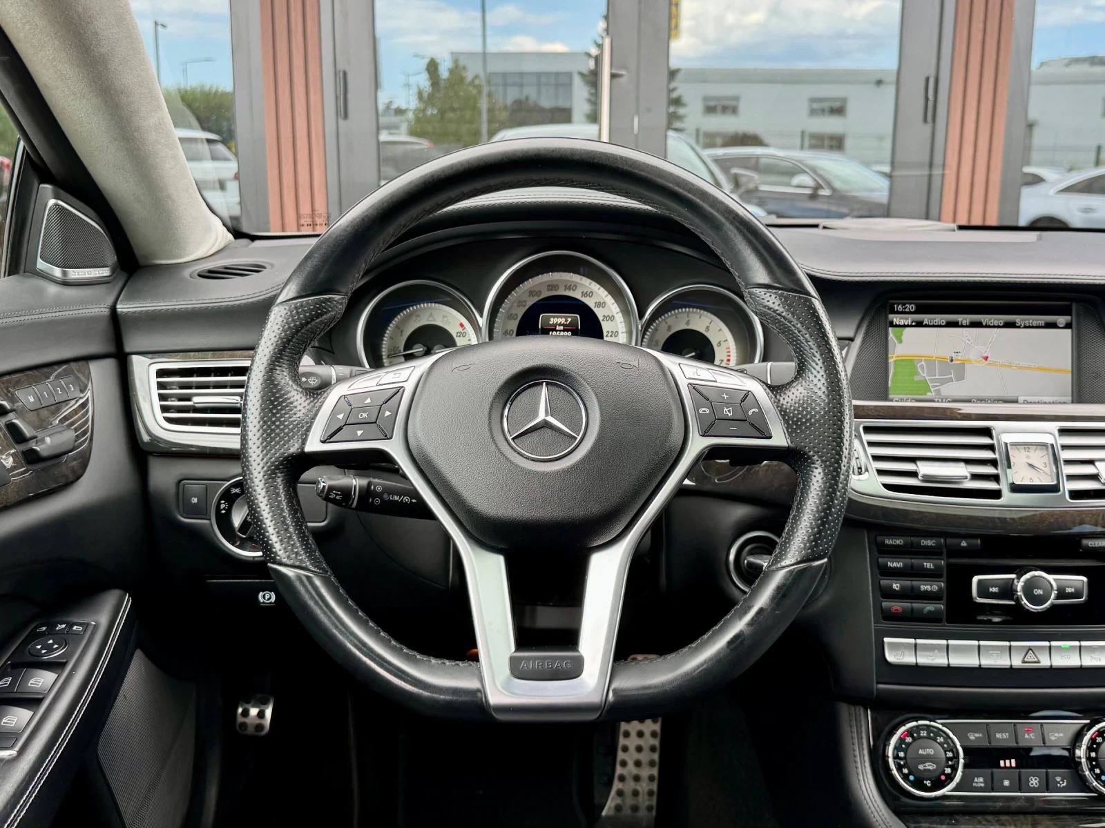 Mercedes-Benz CLS 500 4Matic* Подгрев/Обдухване* Harman/Kardon* Лизинг 0, снимка 11 - Автомобили и джипове - 55476246
