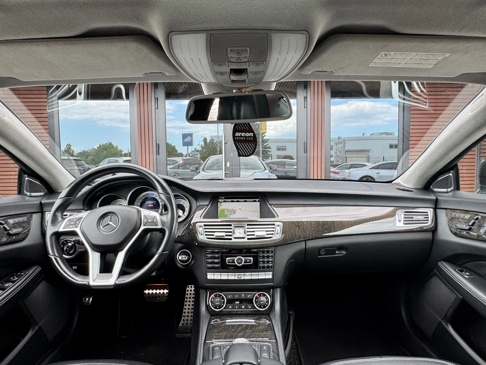 Mercedes-Benz CLS 500 4Matic* Подгрев/Обдухване* Harman/Kardon* Лизинг 0, снимка 12 - Автомобили и джипове - 55476246