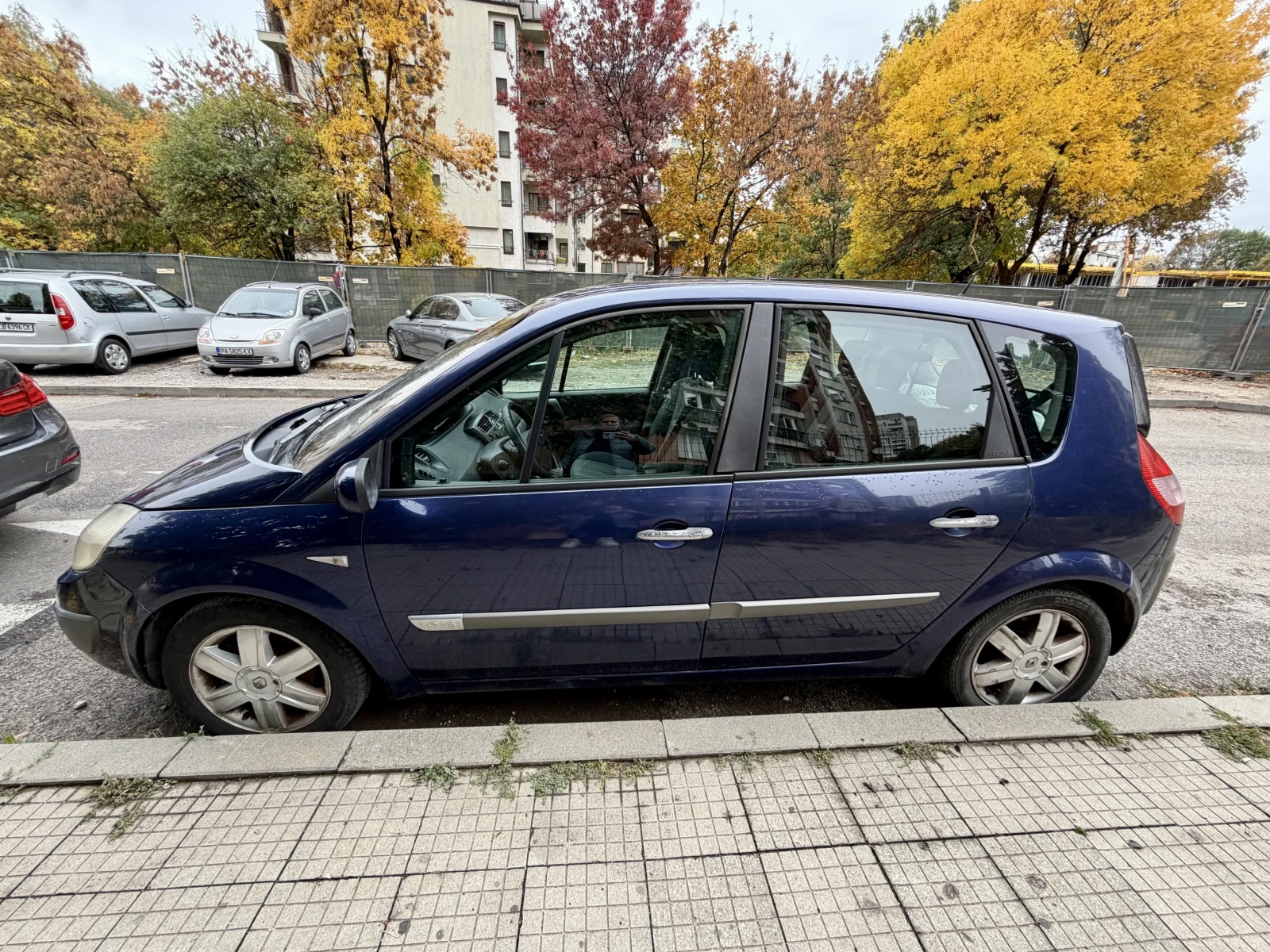 Renault Scenic, снимка 2 - Автомобили и джипове - 56655855
