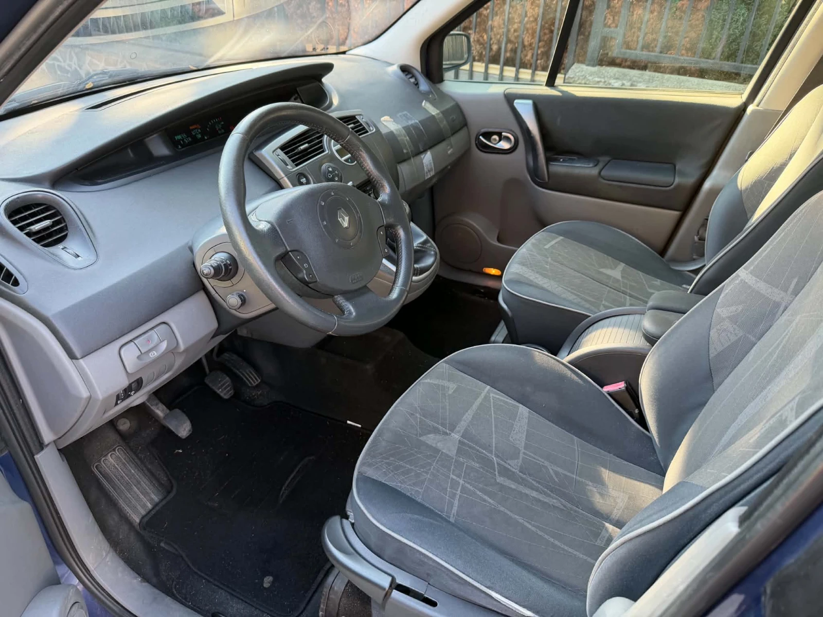 Renault Scenic, снимка 7 - Автомобили и джипове - 55661282