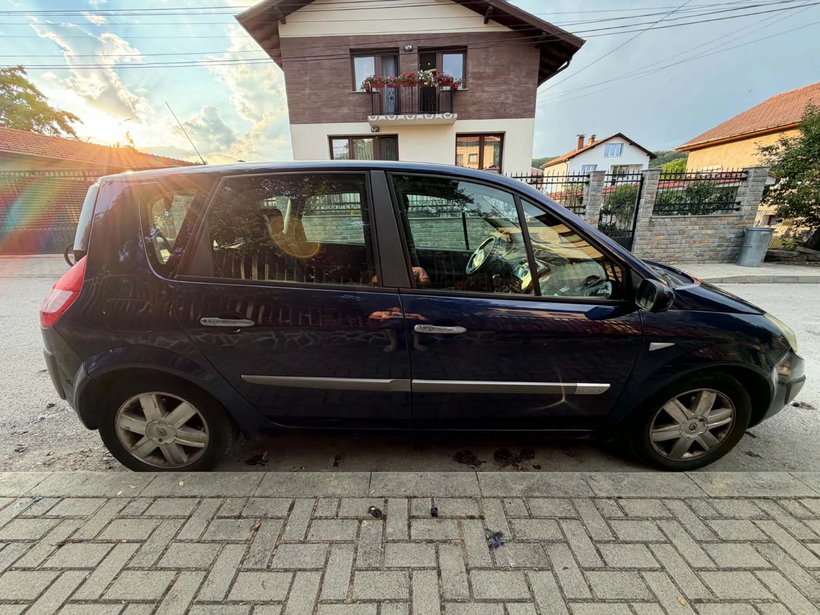 Renault Scenic, снимка 4 - Автомобили и джипове - 55661282