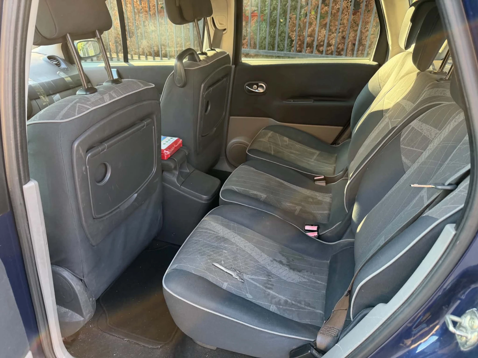 Renault Scenic, снимка 6 - Автомобили и джипове - 55661282