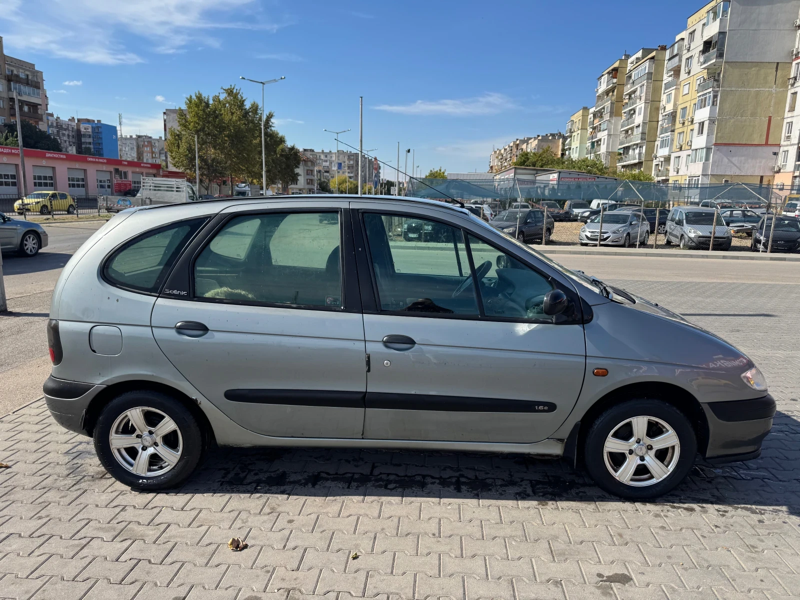 Renault Scenic Гас, снимка 4 - Автомобили и джипове - 56324523