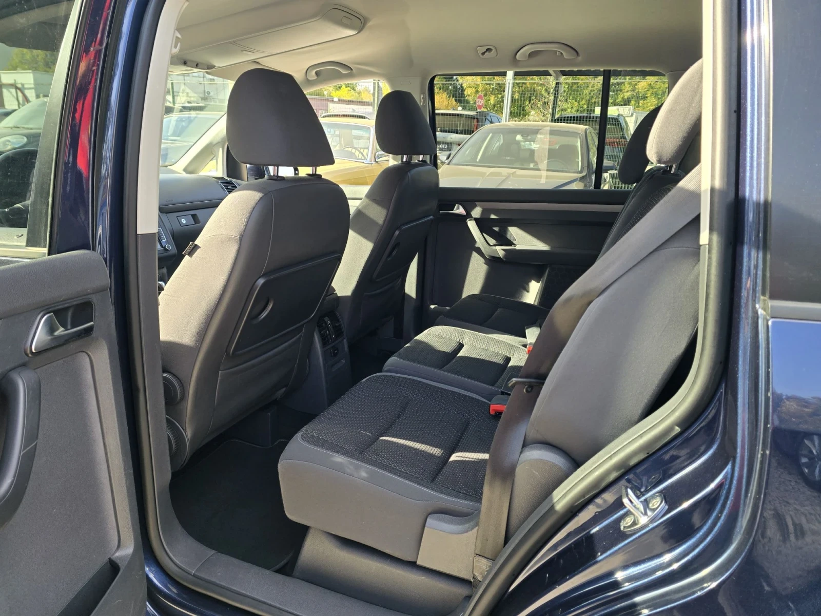 VW Touran 1.6TDI 105�.� DSG 6+ 1����� | Mobile.bg � ����������� 11