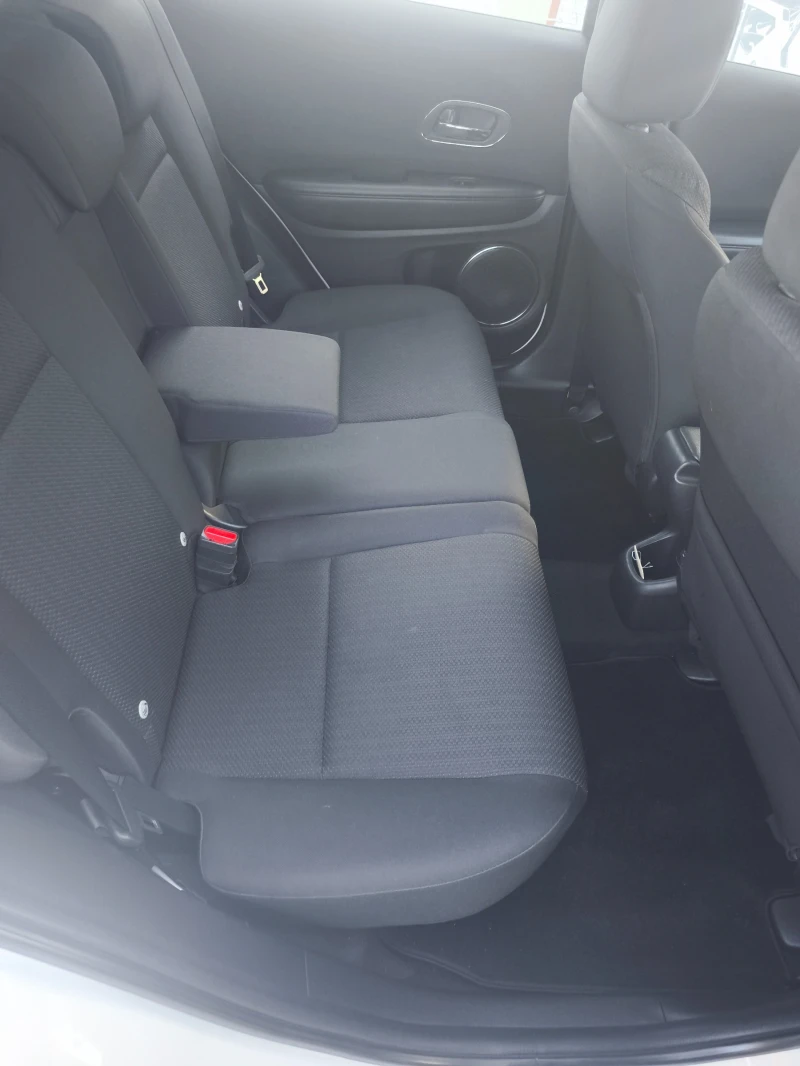 Honda Hr-v 1.6 DISTRONIC, снимка 10 - Автомобили и джипове - 51384018