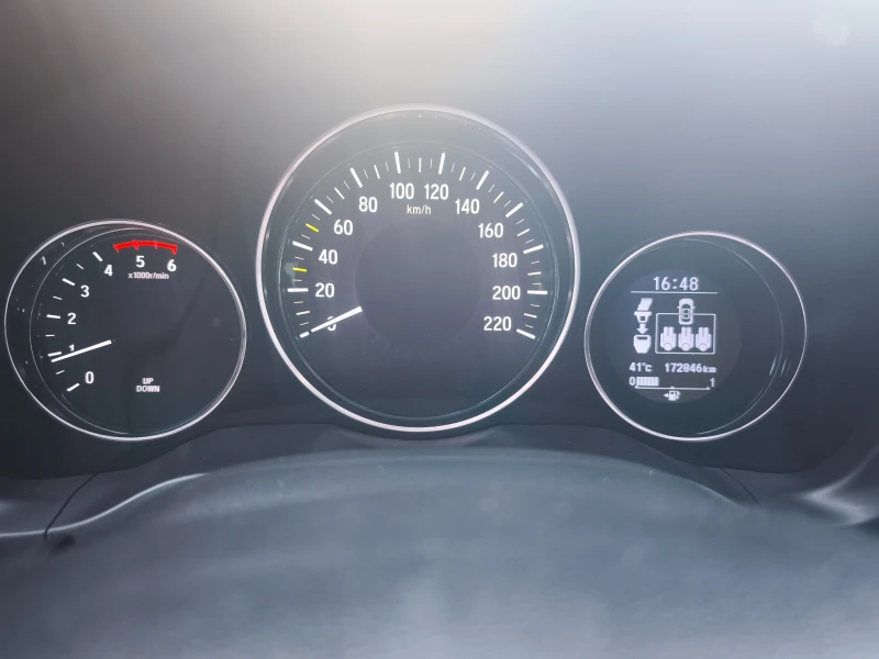 Honda Hr-v 1.6 DISTRONIC, снимка 12 - Автомобили и джипове - 51384018