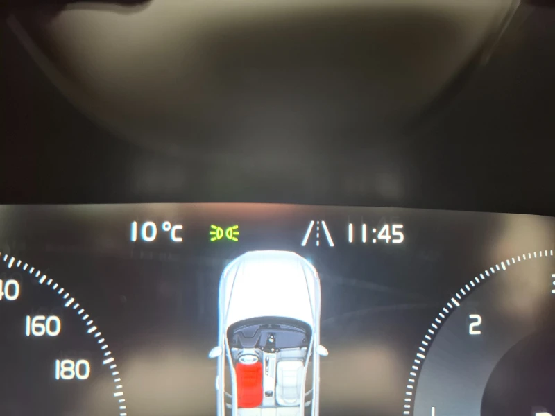 Volvo XC60 2.0HYBRID Face Lift Navi Пдгрев Общуване Камера , снимка 13 - Автомобили и джипове - 52304097