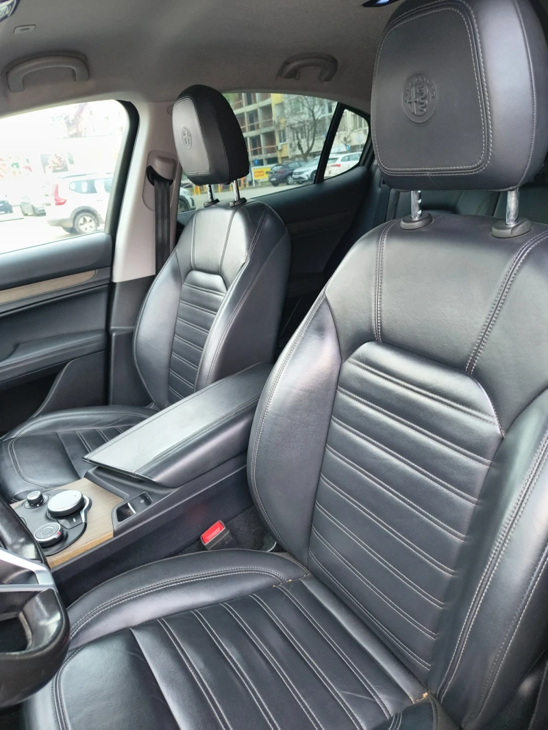 Alfa Romeo Stelvio 280 HP Q4 бензин 4х4 , снимка 9 - Автомобили и джипове - 52636848