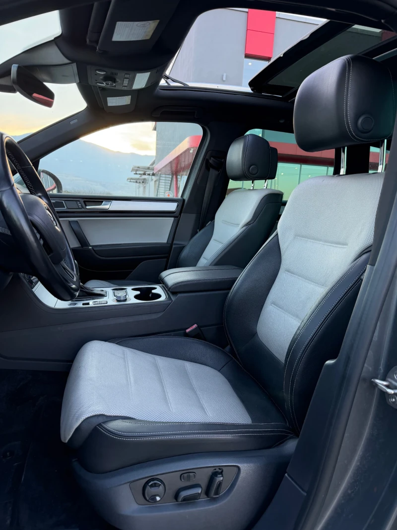 VW Touareg WOLFSBURG EDITION, снимка 11 - Автомобили и джипове - 52817063