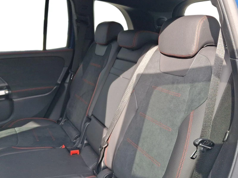 Mercedes-Benz GLB 200d 4MATIC 6+ 1, снимка 12 - Автомобили и джипове - 52821697