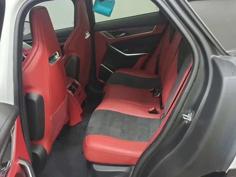 Jaguar F-PACE * P550 SVR * CARFAX * ПАНО * KEYLESS * ПОДГРЕВИ * , снимка 9 - Автомобили и джипове - 53586853