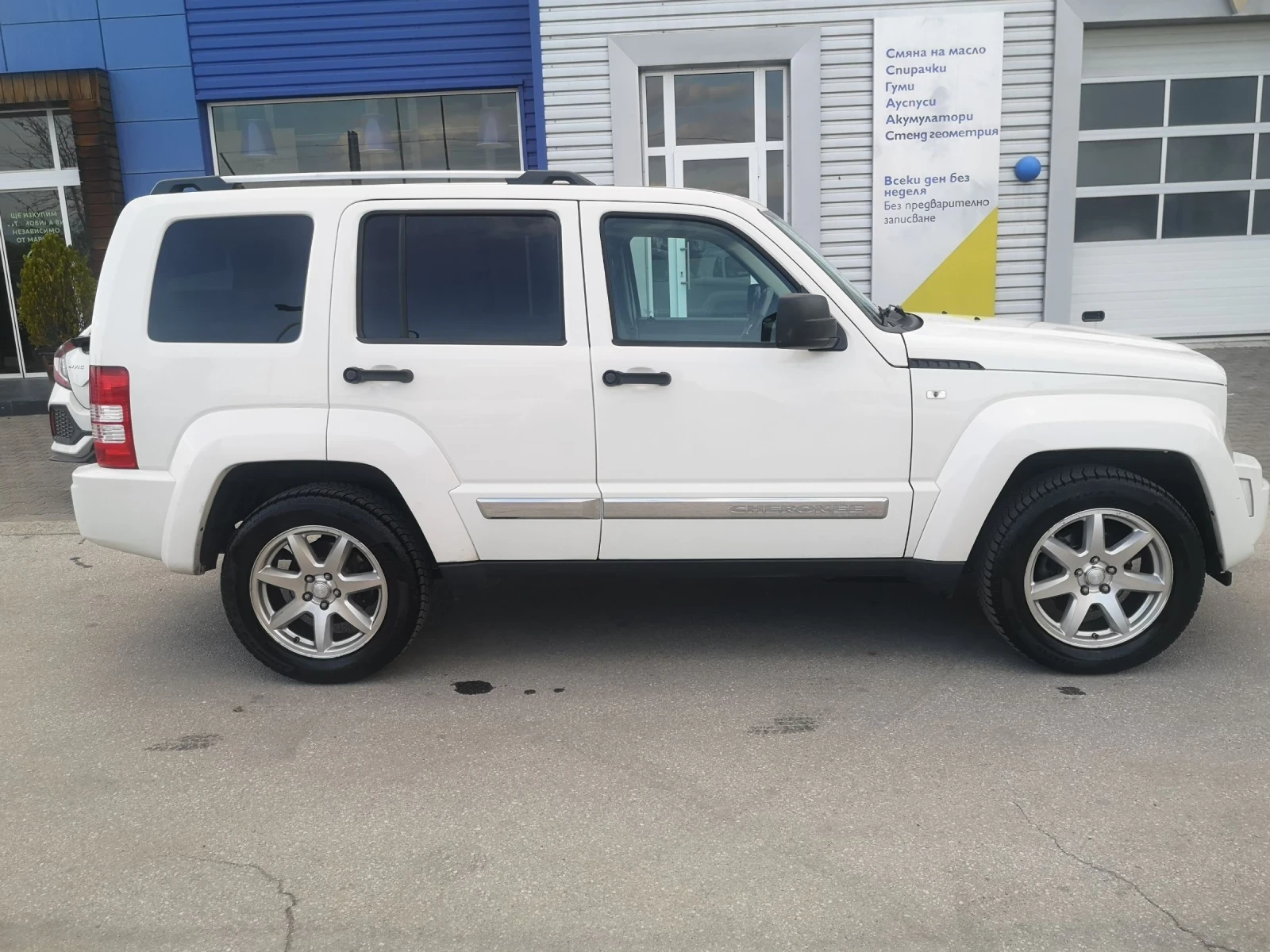 Jeep Cherokee 2.8 CRD - изображение 9