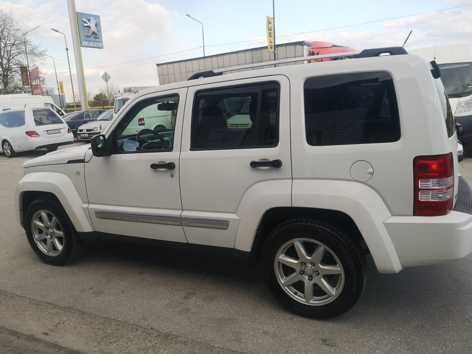 Jeep Cherokee 2.8 CRD - изображение 10