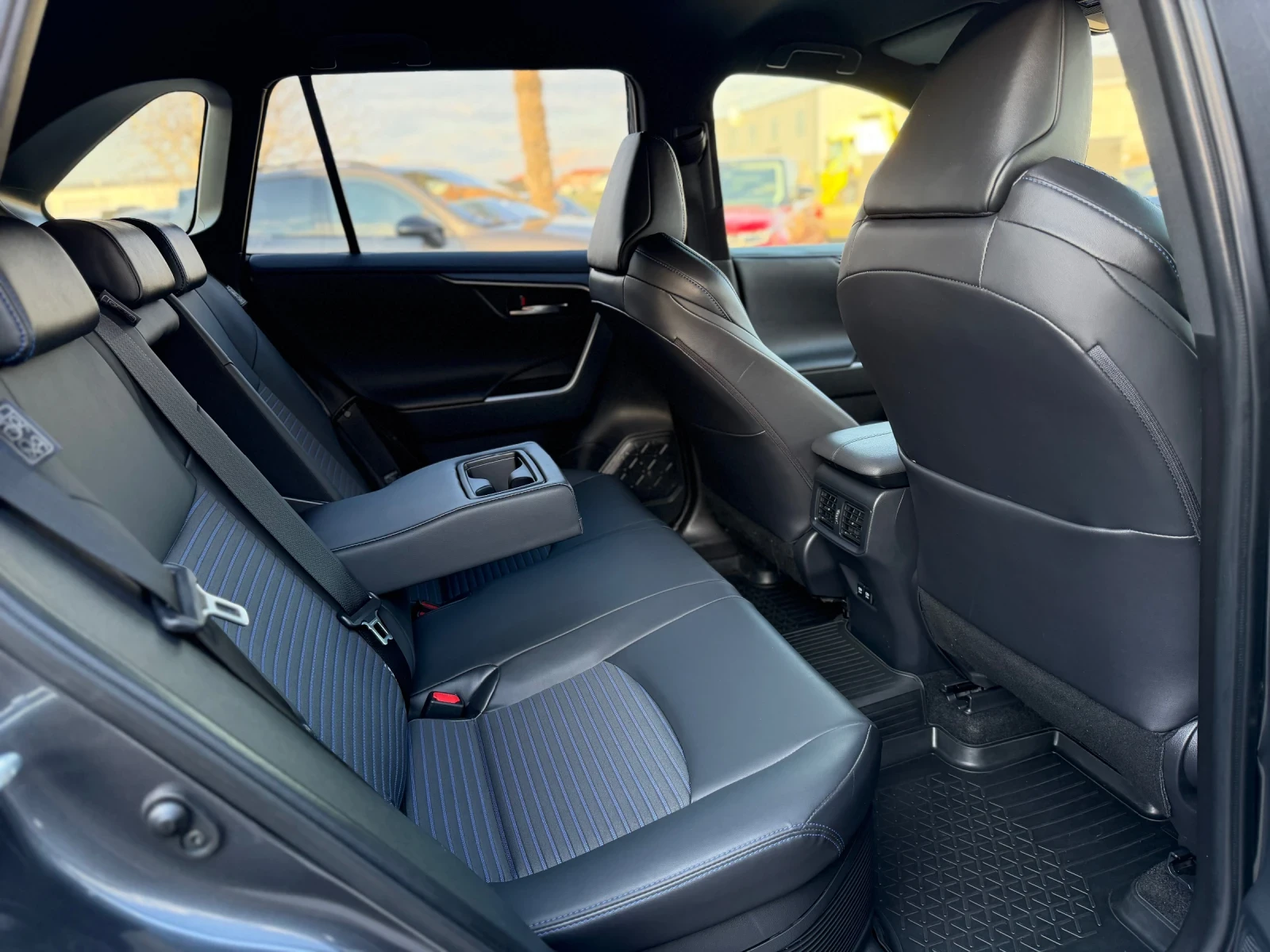 Toyota Rav4 2, 5i Hybrid= 94000km= Podgriavane= Obduhvane= Ful | Mobile.bg � ����������� 14