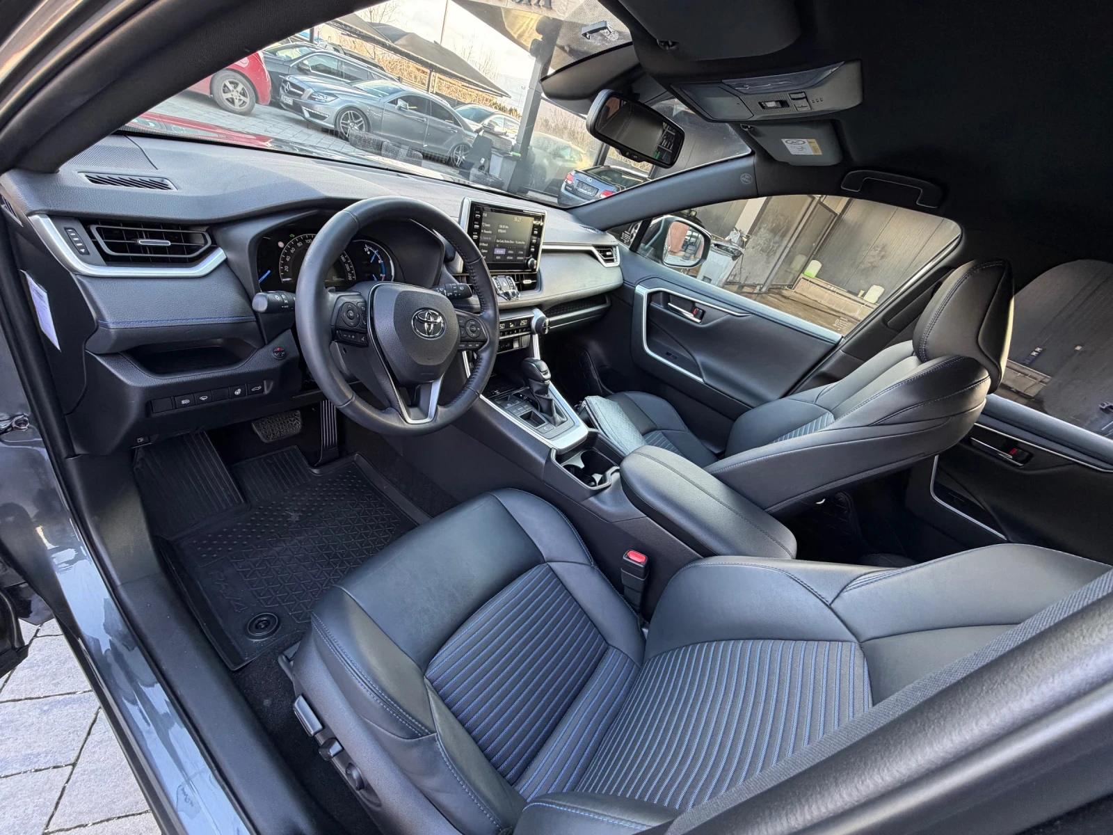 Toyota Rav4 2, 5i Hybrid= 94000km= Podgriavane= Obduhvane= Ful | Mobile.bg � ����������� 10