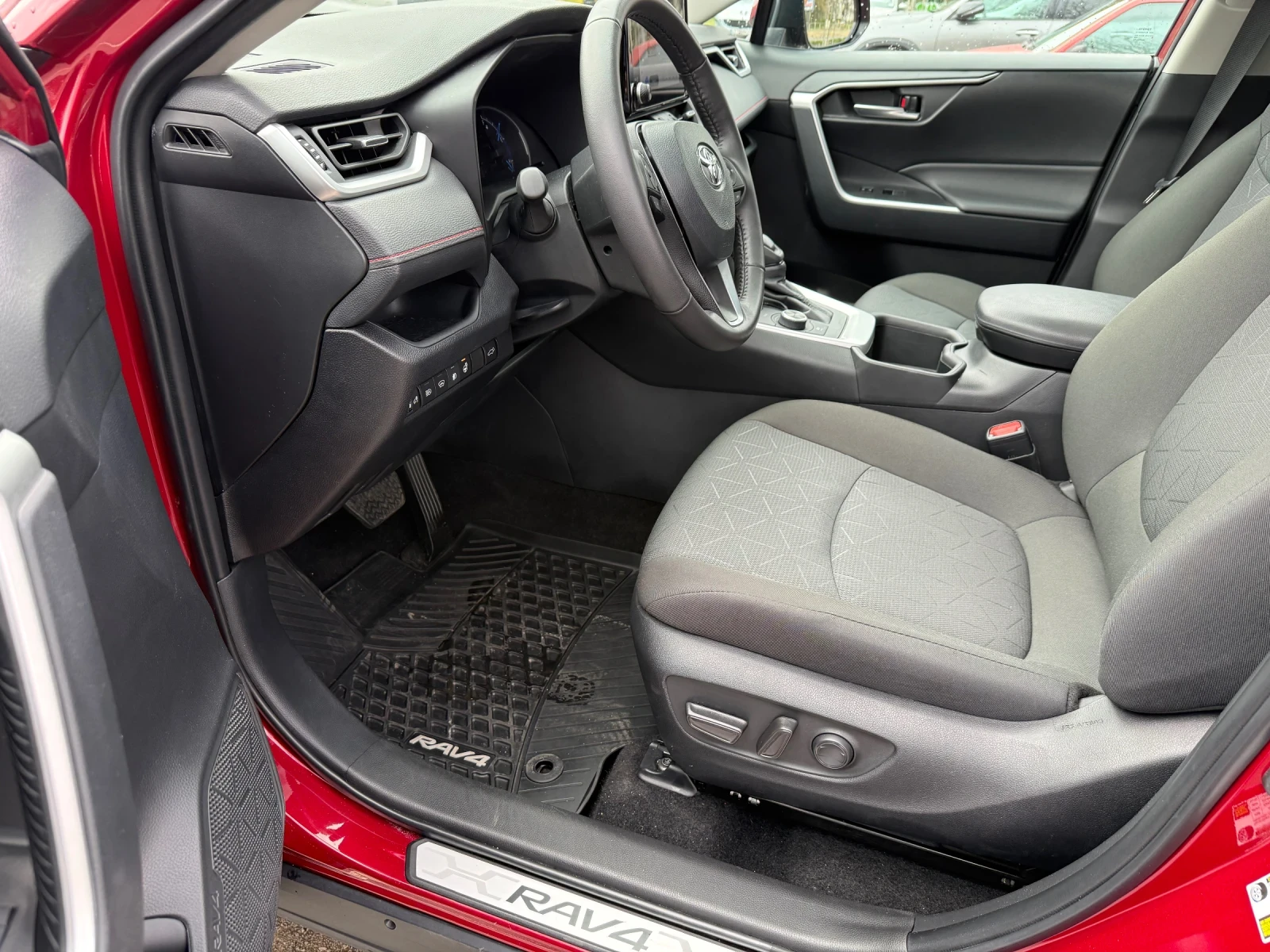 Toyota Rav4 Hybrid, снимка 12 - Автомобили и джипове - 54169553