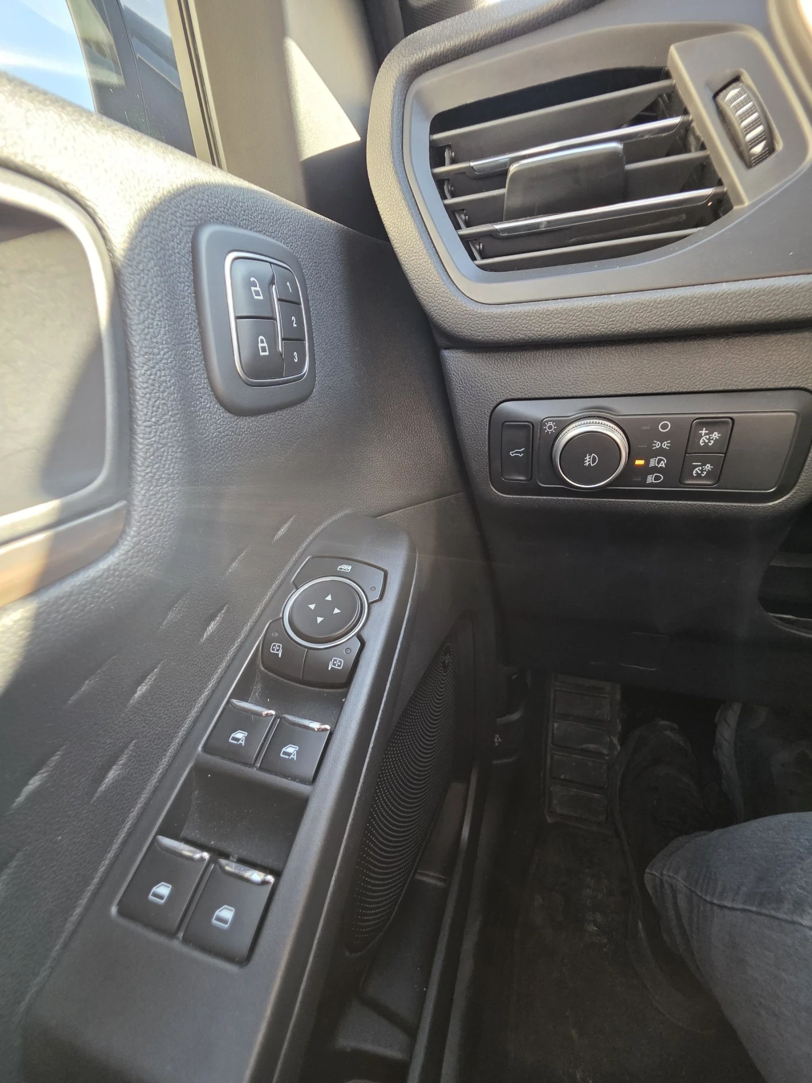 Ford Kuga 2.0 Еcoboost Platinum, снимка 11 - Автомобили и джипове - 54435926