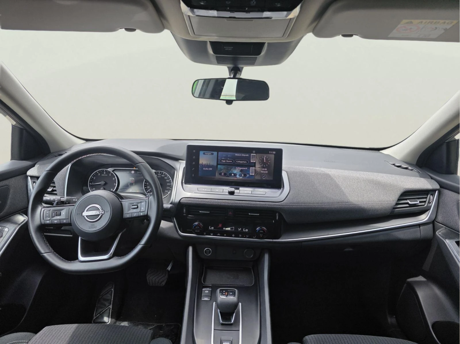 Nissan Qashqai 1.3 TCE, снимка 11 - Автомобили и джипове - 56239453