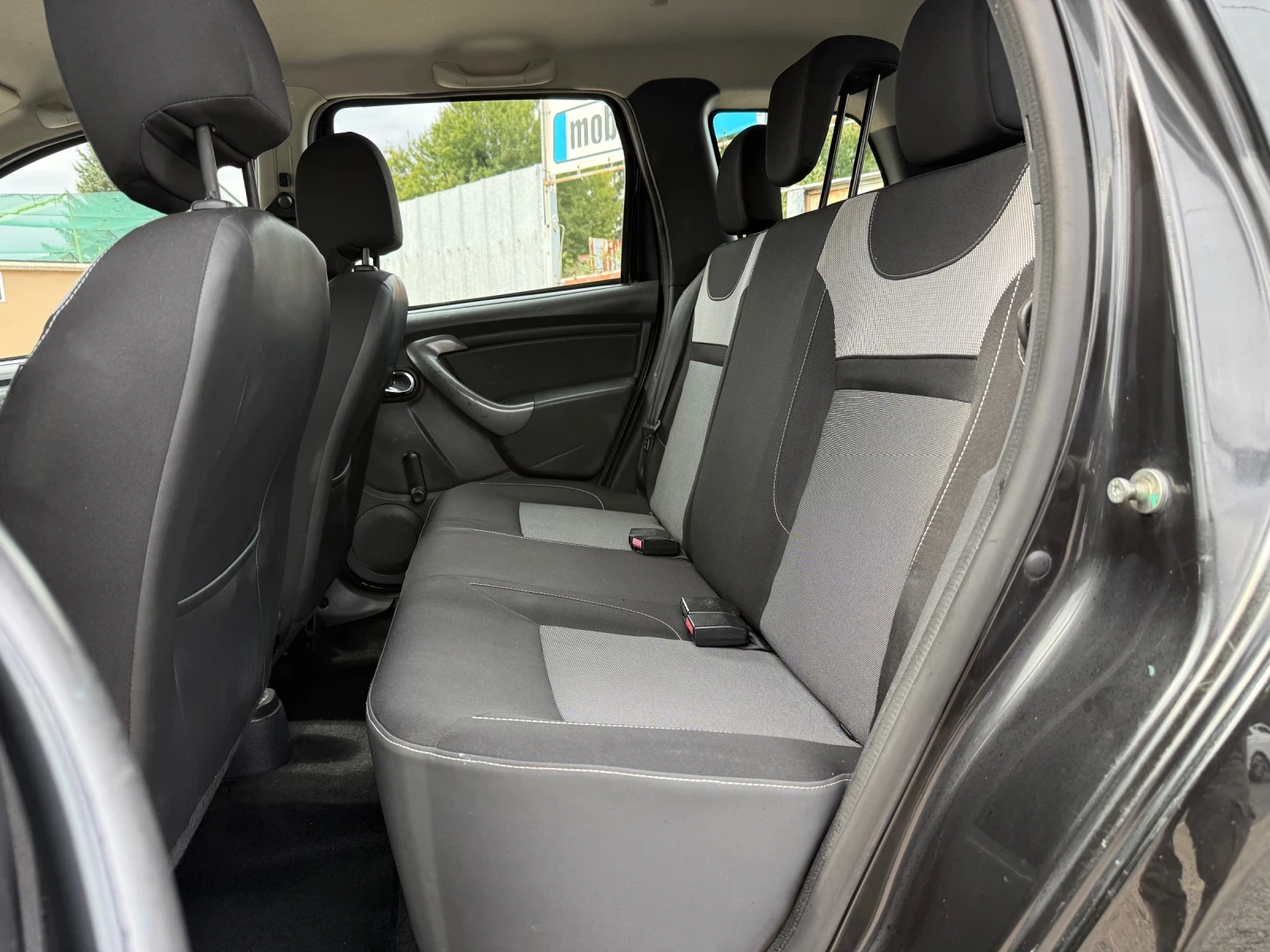 Dacia Duster 1.5dCi EURO 6b, снимка 11 - Автомобили и джипове - 56254112