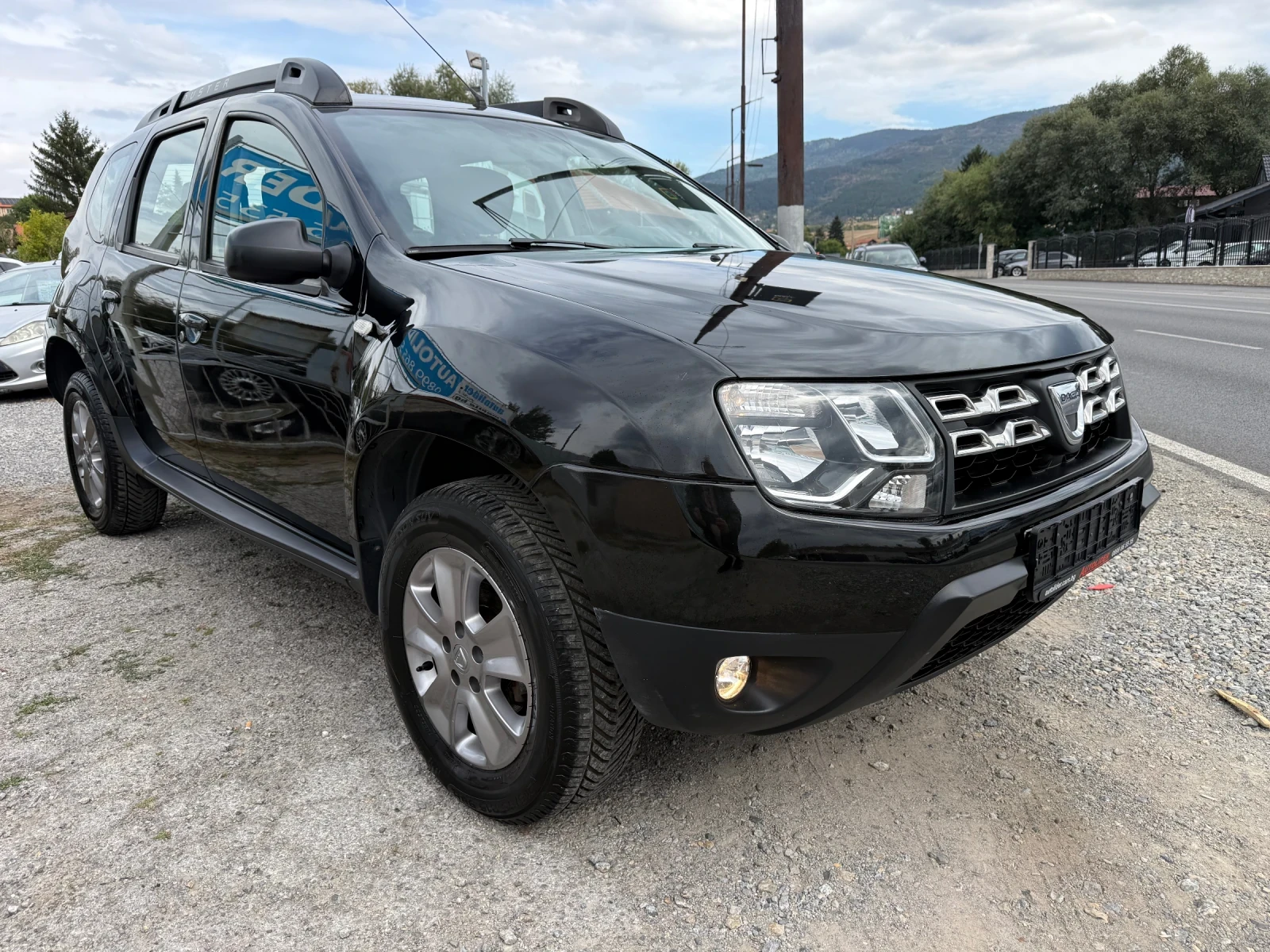 Dacia Duster 1.5dCi EURO 6b, снимка 3 - Автомобили и джипове - 56254112