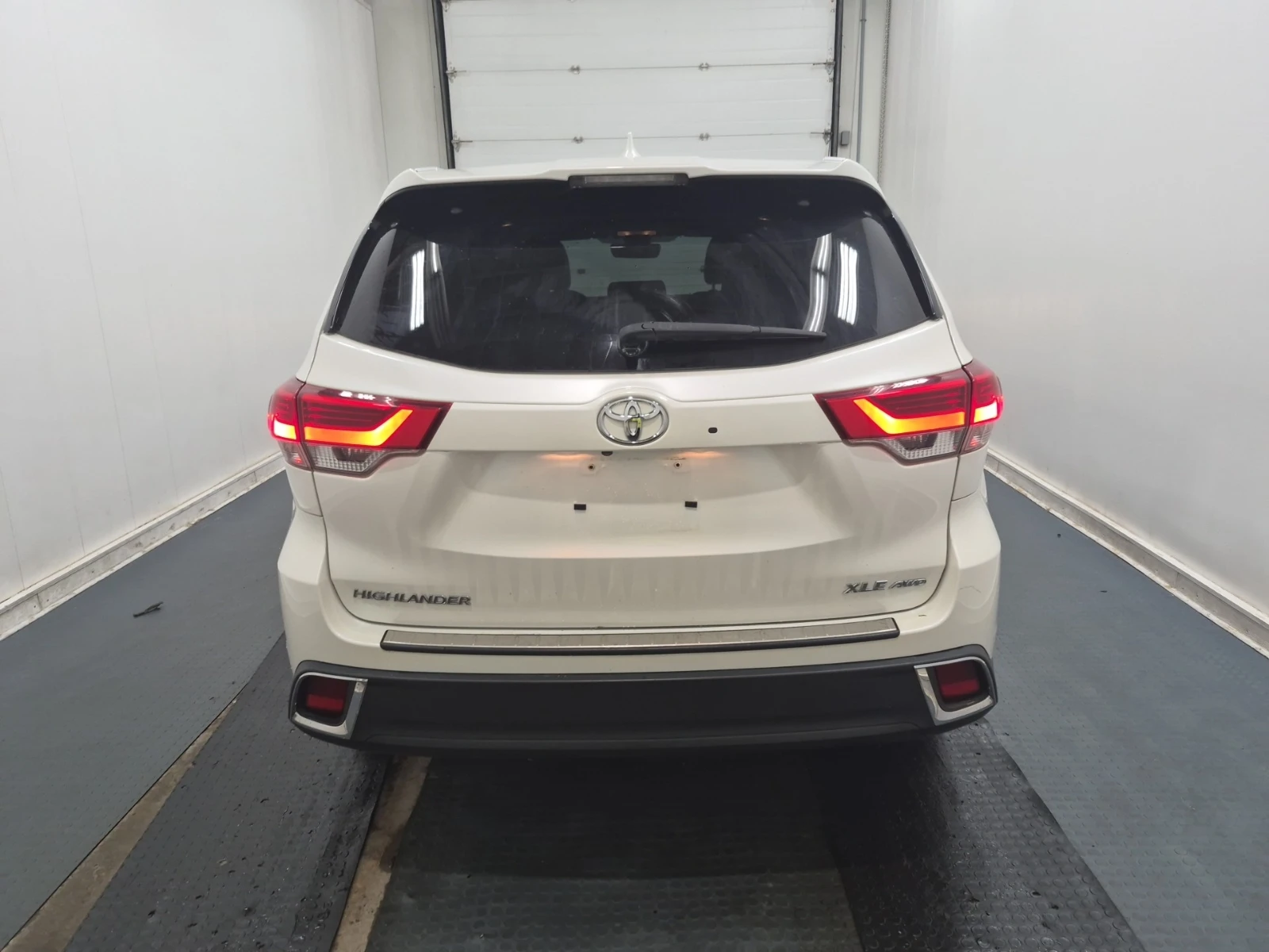 Toyota Highlander Awd Xle / Carfax / Лизинж, снимка 17 - Автомобили и джипове - 56315635
