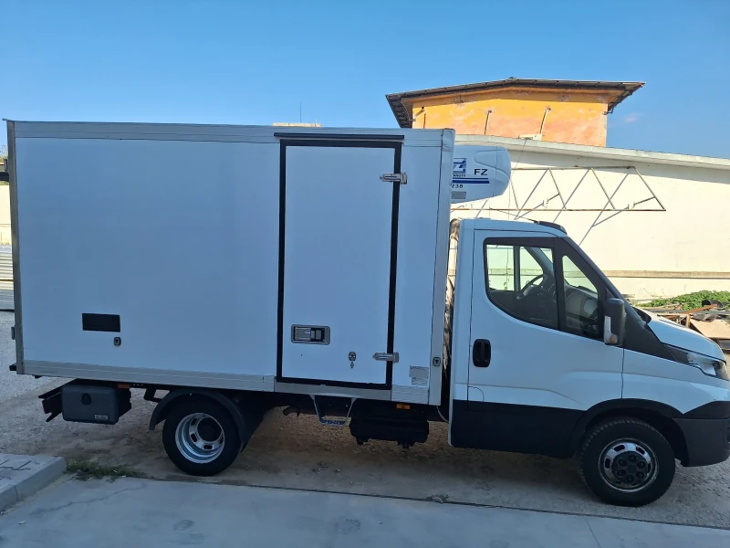 Iveco 35c15 Хладилен със В категория, снимка 4 - Бусове и автобуси - 51074574