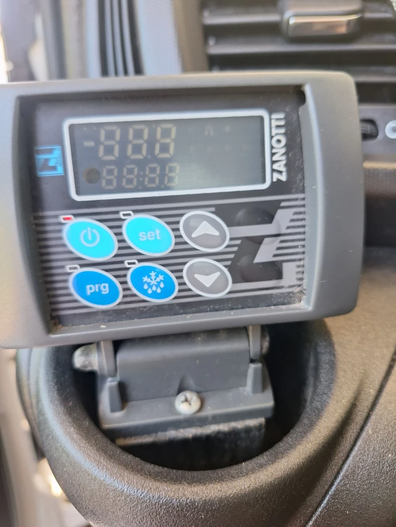 Iveco 35c15 Хладилен със В категория, снимка 16 - Бусове и автобуси - 51074574