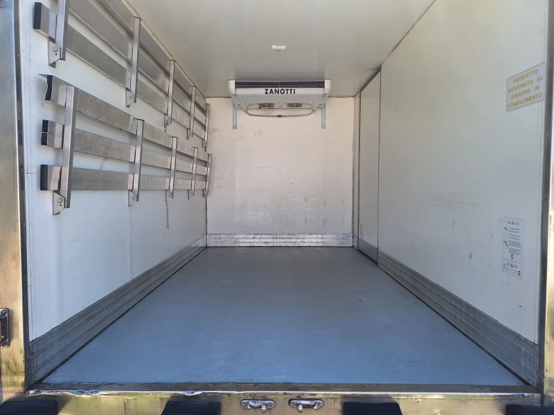 Iveco 35c15 Хладилен със В категория, снимка 14 - Бусове и автобуси - 51074574