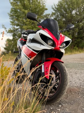  Yamaha YZF-R1