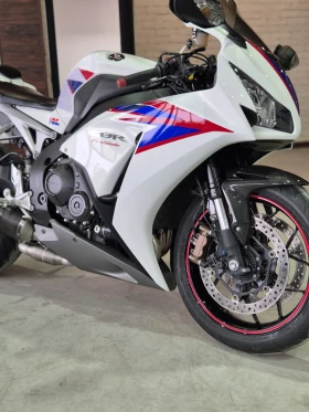 Honda Cbr 1000RR Fireblade ABS AKRAPOVIC Нов внос ШВЕЙЦАРИЯ! | Auto.bg — изображение 10