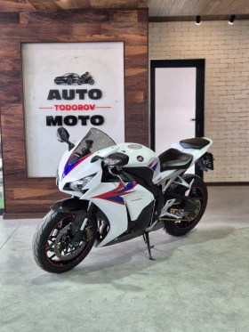 Honda Cbr 1000RR Fireblade ABS AKRAPOVIC Нов внос ШВЕЙЦАРИЯ! | Auto.bg — изображение 6