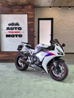 Honda Cbr 1000RR Fireblade ABS AKRAPOVIC Нов внос ШВЕЙЦАРИЯ!