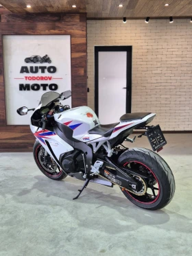 Honda Cbr 1000RR Fireblade ABS AKRAPOVIC Нов внос ШВЕЙЦАРИЯ! | Auto.bg — изображение 8