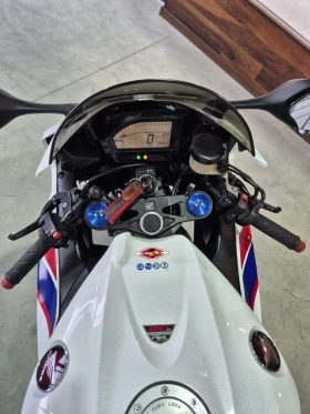Honda Cbr 1000RR Fireblade ABS AKRAPOVIC Нов внос ШВЕЙЦАРИЯ! | Auto.bg — изображение 17