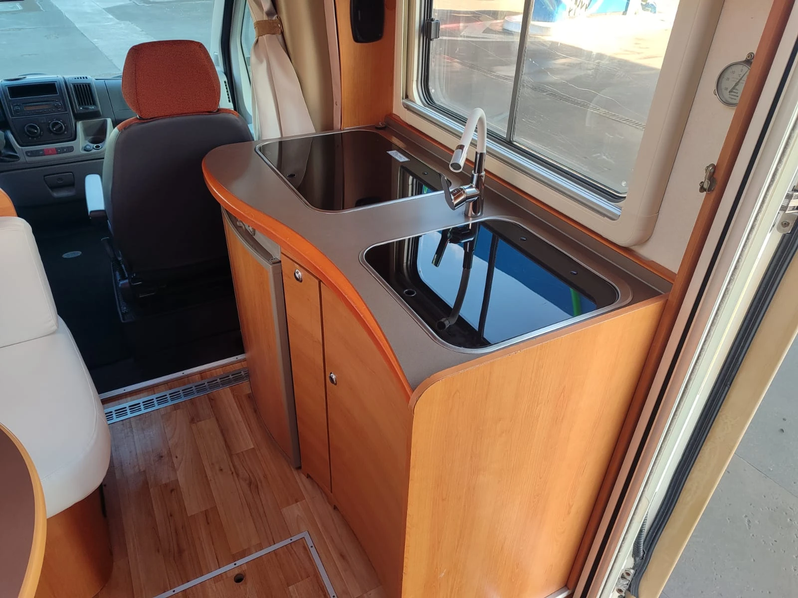 Кемпер Fiat EURA MOBIL, снимка 9 - Каравани и кемпери - 54655579