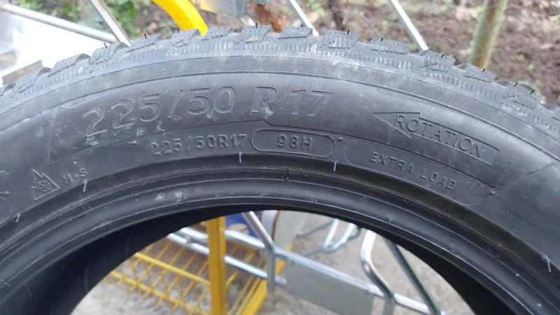 Гуми Зимни 225/50R17, снимка 7 - Гуми и джанти - 27313295