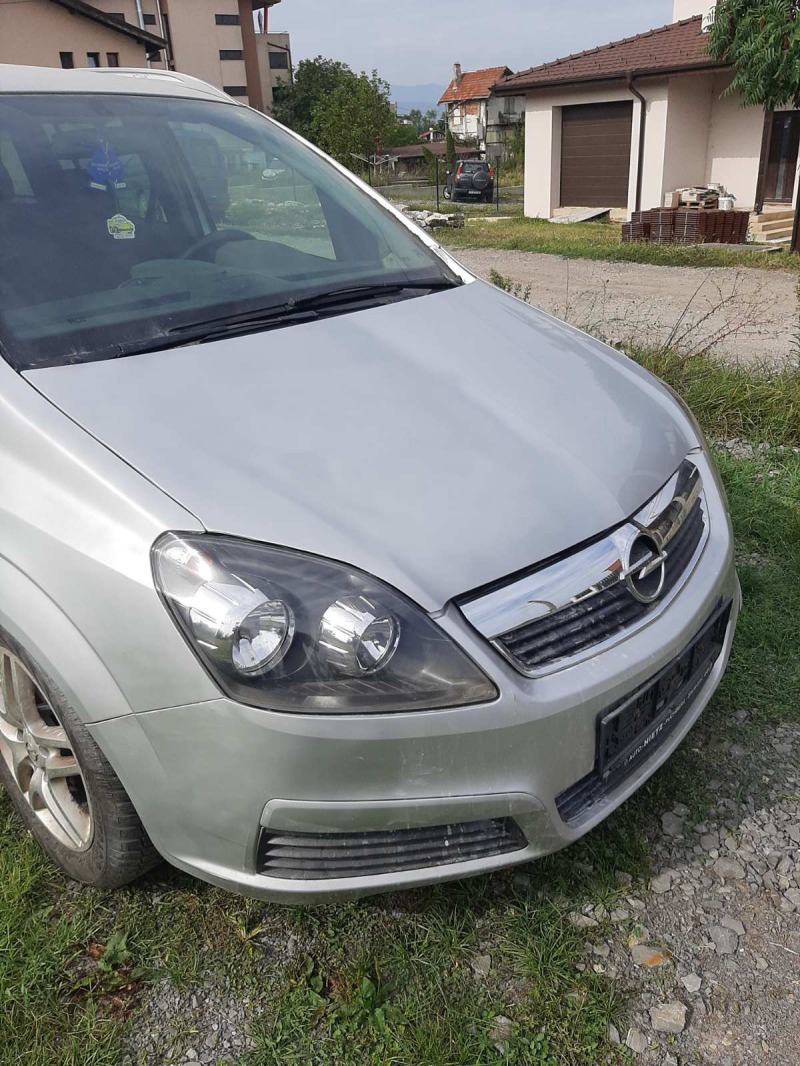 Opel Zafira 1.9CDTI Navi 7 места , снимка 5 - Автомобили и джипове - 46344367